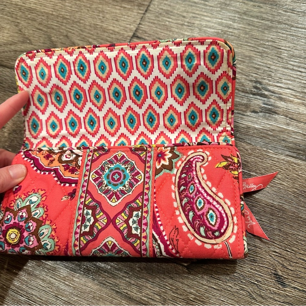 Vera Bradley Trifold Multi Patterned Billfold - image 5